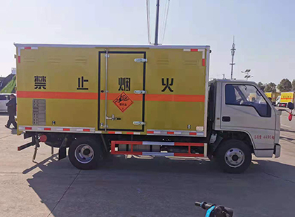 慈溪爆破器材运输车工人安全操作规范与智能技术保障